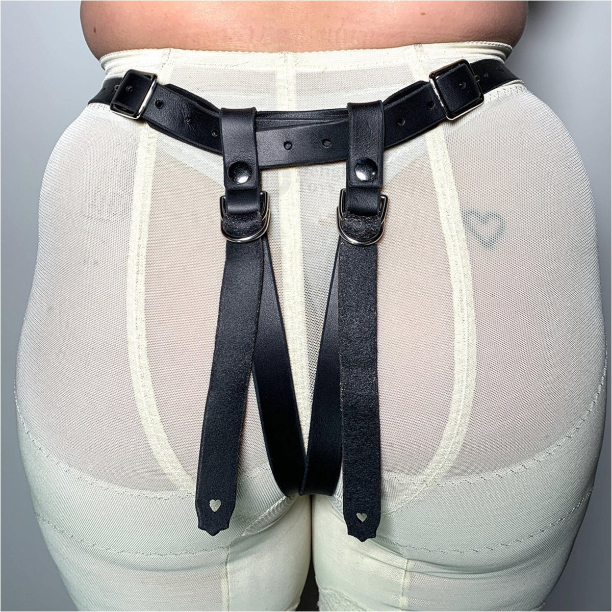 Leather-strap-on-harness-dildo-belt-leasbean-sex-toy.jpg Enrapt Leathercraft Strap-On Harness - Image 1